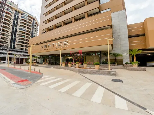 Comercial com 450m², para alugar, no bairro ENSEADA DO SUA em Vitoria
