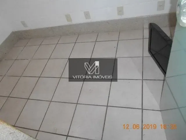 Comercial com 32m², para alugar, no bairro ENSEADA DO SUA em Vitoria