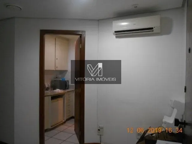 Comercial com 32m², para alugar, no bairro ENSEADA DO SUA em Vitoria