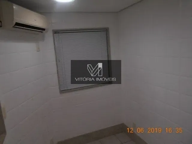 Comercial com 32m², para alugar, no bairro ENSEADA DO SUA em Vitoria