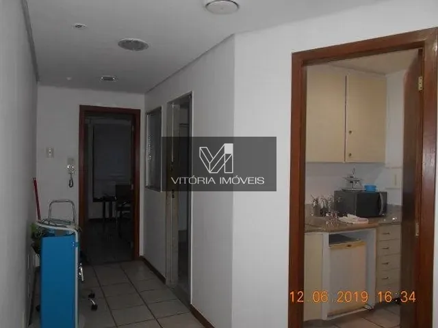 Comercial com 32m², para alugar, no bairro ENSEADA DO SUA em Vitoria