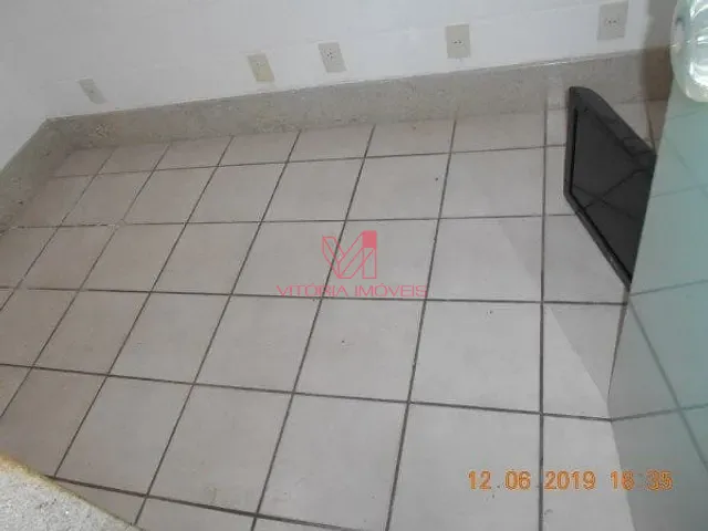 Comercial com 32m², para alugar, no bairro ENSEADA DO SUA em Vitoria