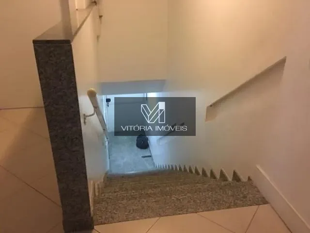 Comercial com 230m², para alugar, no bairro PRAIA DO CANTO em Vitoria