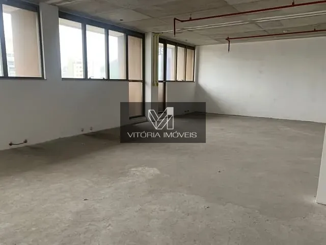 Comercial com 338m², para alugar, no bairro ENSEADA DO SUA em Vitoria