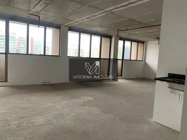Comercial com 338m², para alugar, no bairro ENSEADA DO SUA em Vitoria