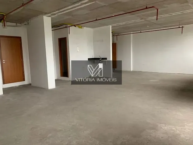 Comercial com 338m², para alugar, no bairro ENSEADA DO SUA em Vitoria