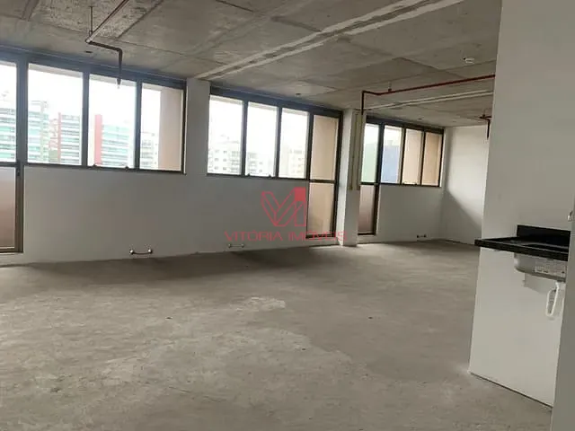 Comercial com 338m², para alugar, no bairro ENSEADA DO SUA em Vitoria