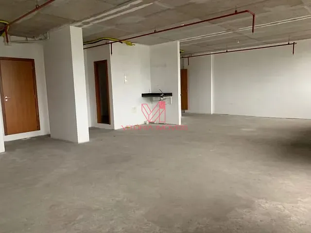 Comercial com 338m², para alugar, no bairro ENSEADA DO SUA em Vitoria