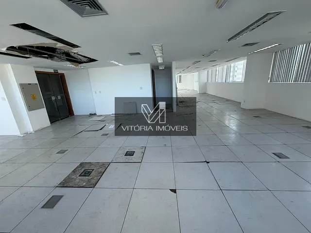 Comercial com 400m², para alugar, no bairro Enseada do Suá em Vitória