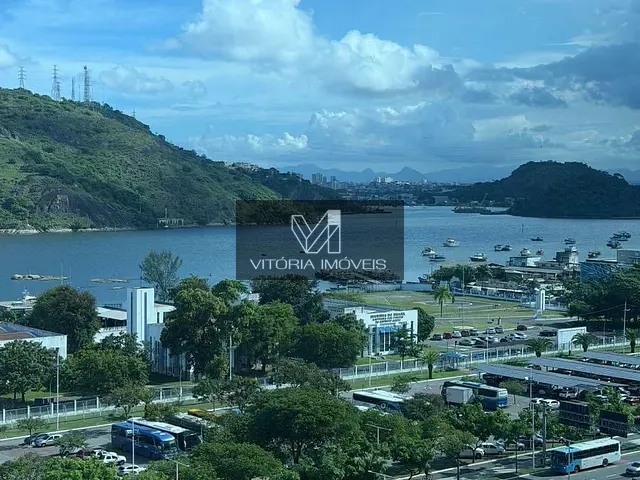 Comercial com 400m², para alugar, no bairro Enseada do Suá em Vitória