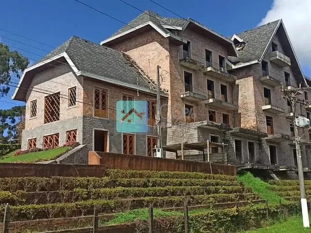 Prédio disponível, no bairro Alto do Capivari em Campos do Jordão