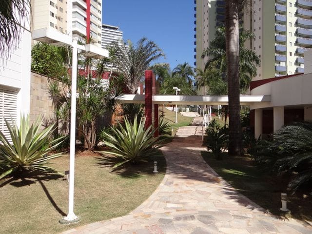 Empreendimento com 249m² 3 quartos e 1 banheiro, à venda, no bairro Centro em Londrina