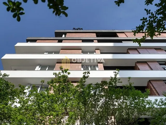 Apartamento 3 quartos e 3 banheiros, à venda, no bairro Menino Deus em Porto Alegre