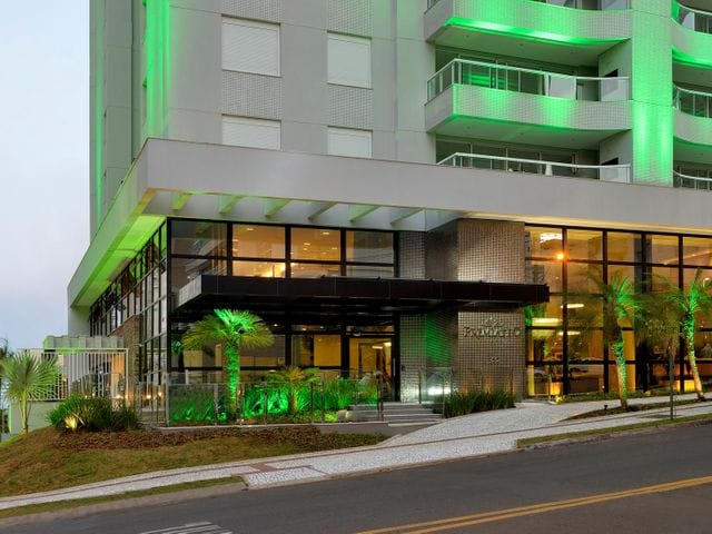Empreendimento com 212m² 3 quartos e 2 banheiros, à venda, no bairro Gleba Fazenda Palhano em Londrina