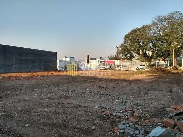 Terreno à venda, no bairro Vila Jardim em Porto Alegre
