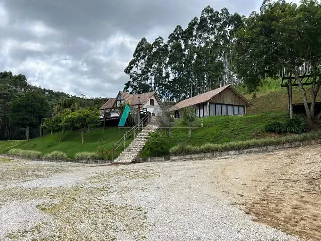 Fazenda 1 quarto e 1 banheiro, à venda, no bairro Área Rural em Bocaiúva do Sul