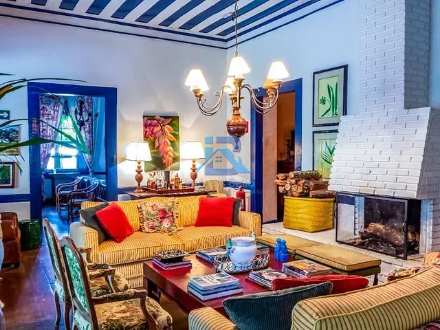Fazenda com 268000m² 8 quartos e 9 banheiros, à venda, no bairro Jardim América em Bragança Paulista