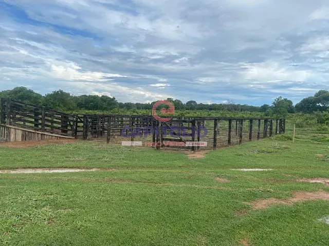 Fazenda com 40m² 3 quartos e 2 banheiros, à venda, no bairro Central em Jussara
