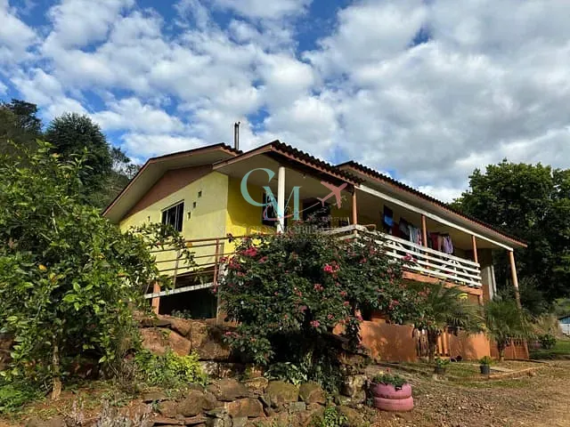 Fazenda com 290m² 4 quartos e 2 banheiros, à venda, no bairro Interior em Faxinal dos Guedes