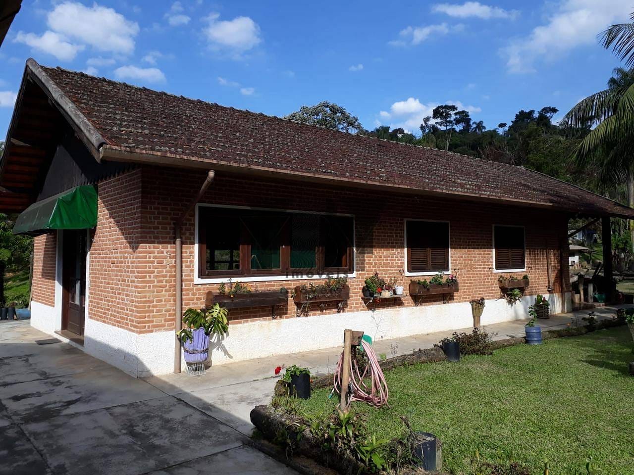 Chácara à venda com 5 quartos, 10m² - Foto 2