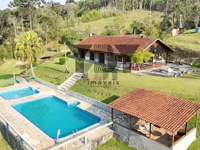 Sítio com 323000m² 5 quartos e 3 banheiros, à venda, no bairro --- em São Lourenço da Serra