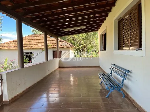 Fazenda com 653400m² 3 quartos e 3 banheiros, à venda, no bairro Zona Rural em Uberaba