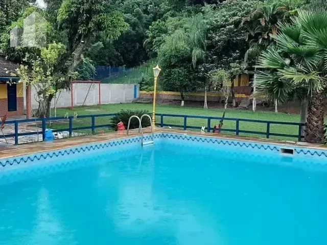 Fazenda com 25000m² 12 quartos e 6 banheiros, à venda, no bairro Tinguá em Nova Iguaçu