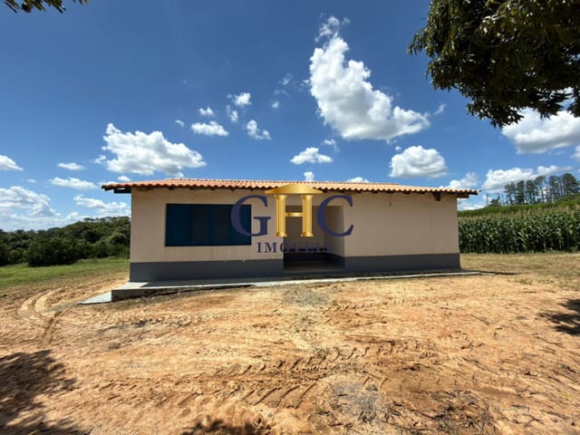 Casa 2 quartos e 1 banheiro, para alugar, no bairro Barra em Salto de Pirapora