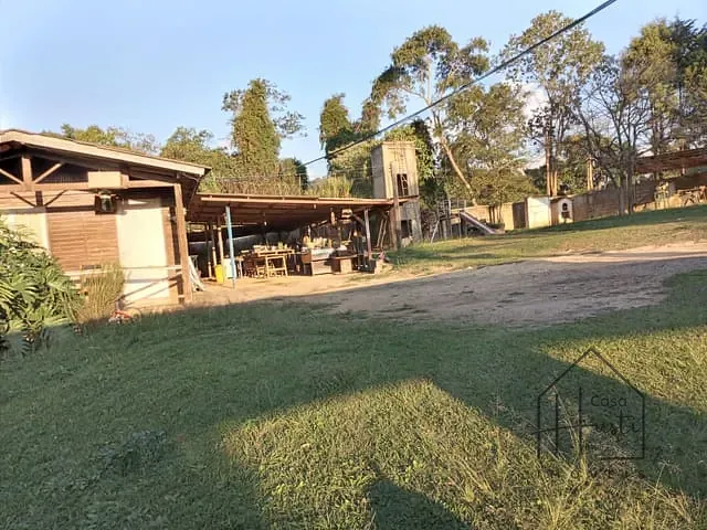 Fazenda com 36310m² 4 quartos e 2 banheiros, à venda, no bairro mombaca em Araçariguama