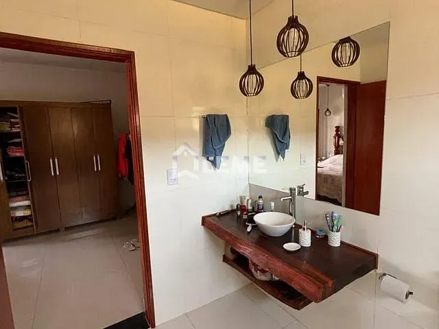 Fazenda com 4840m² 2 quartos e 2 banheiros, à venda, no bairro Centro em São João Batista do Glória