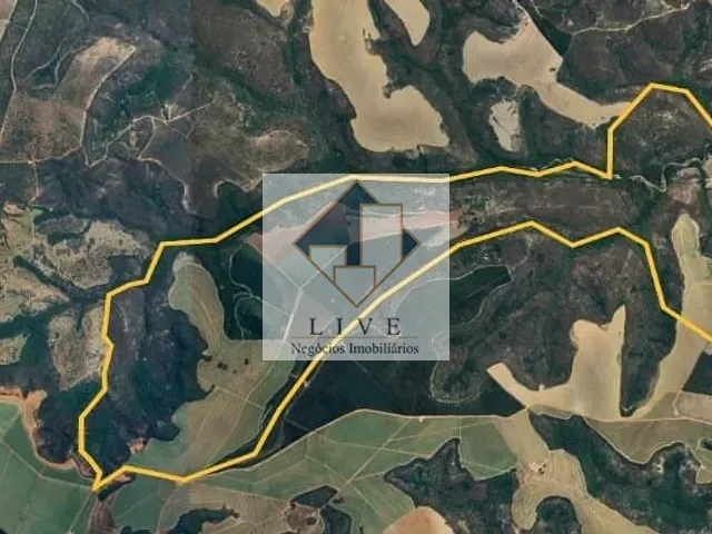 Fazenda com 11820000m² 5 quartos e 4 banheiros, à venda, no bairro Veredas em João Pinheiro