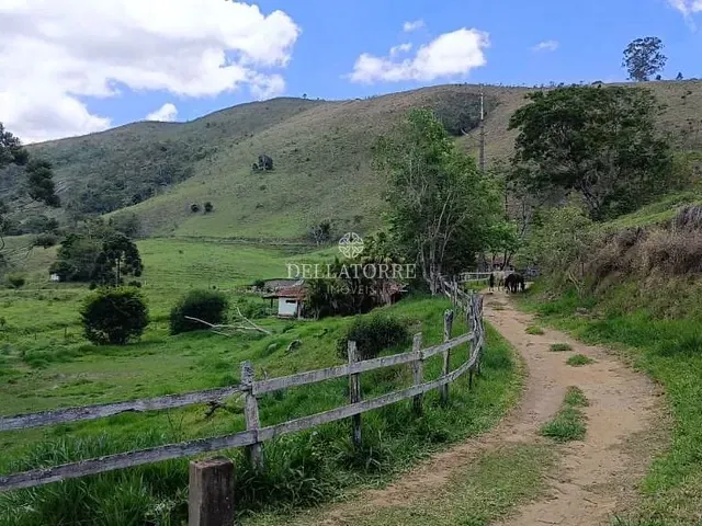 Fazenda com 843000m² 4 quartos e 3 banheiros, à venda, no bairro Três Córregos em Teresópolis