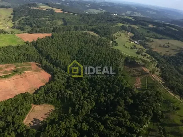 Fazenda com 310m² 6 quartos e 4 banheiros, à venda, no bairro Interior em Peritiba