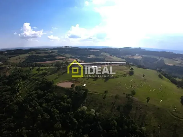 Fazenda com 310m² 6 quartos e 4 banheiros, à venda, no bairro Interior em Peritiba