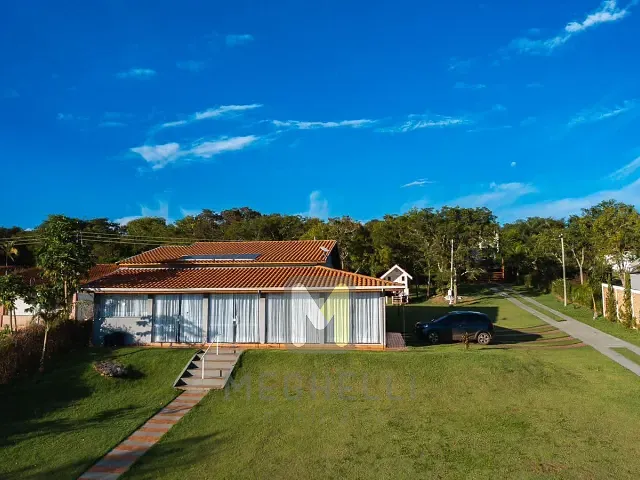 Fazenda com 2940m² 4 quartos e 5 banheiros, à venda, no bairro Zona Rural em Delfinópolis
