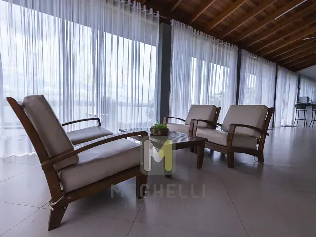 Fazenda com 2940m² 4 quartos e 5 banheiros, à venda, no bairro Zona Rural em Delfinópolis