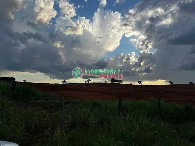 Fazenda com 41350000m² 3 quartos e 1 banheiro, à venda, no bairro Centro em Chapada dos Guimarães