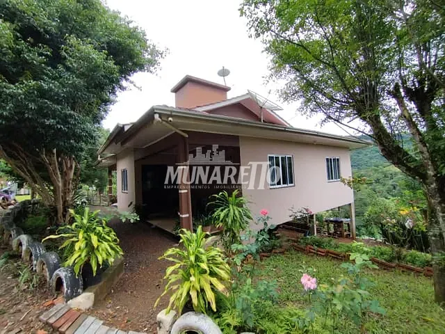 Fazenda com 96800m² 3 quartos e 2 banheiros, à venda, no bairro Interior em Piratuba