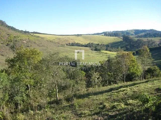 Fazenda com 1403600m² 2 quartos e 1 banheiro, à venda, no bairro Araras dos Mori em Bragança Paulista