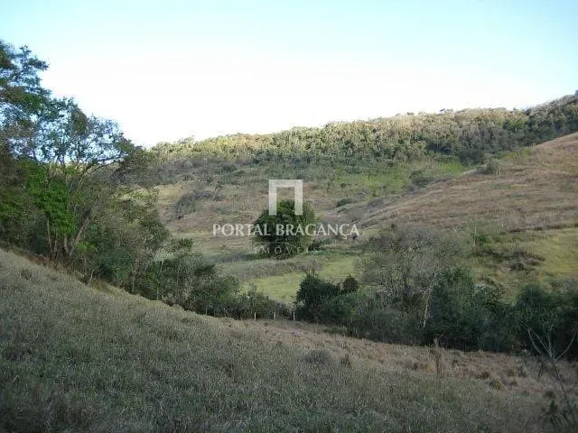 Fazenda com 1403600m² 2 quartos e 1 banheiro, à venda, no bairro Araras dos Mori em Bragança Paulista