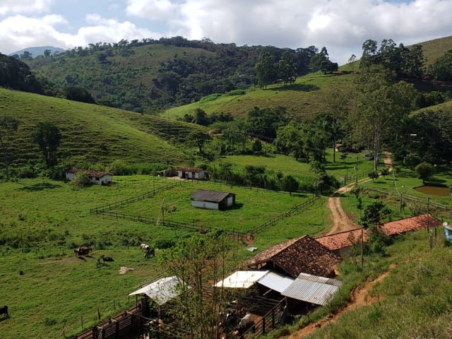 Fazenda com 820000m² 6 quartos e 3 banheiros, à venda, no bairro Pedro Carlos (Conservatória) em Valença
