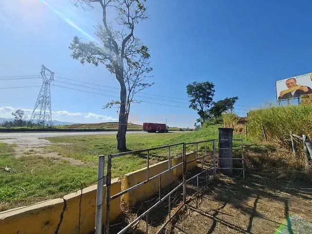 Fazenda com 1040600m², à venda, no bairro Parque Residencial Nova Caçapava em Caçapava