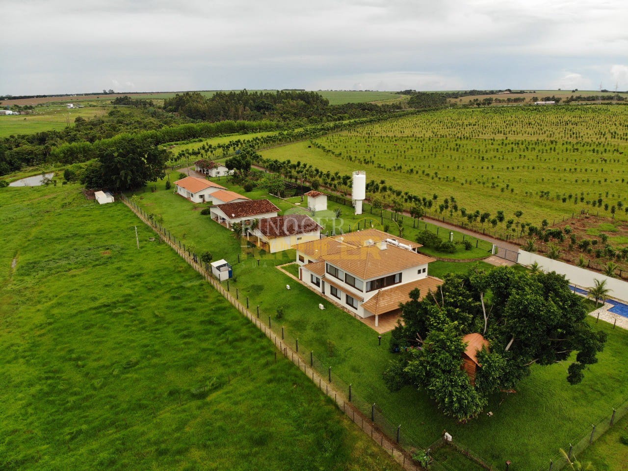 https://static.arboimoveis.com.br/FA0001_RNCR/fazenda-a-venda-centro-uberaba1625516187003dsaub_watermark.jpg