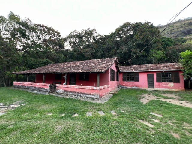 Fazenda à venda, no bairro Areal em Areal