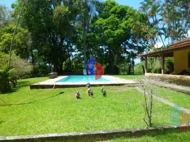 Fazenda com 100000m² 8 quartos e 5 banheiros, à venda, no bairro Jardim Santo Antônio em Magé