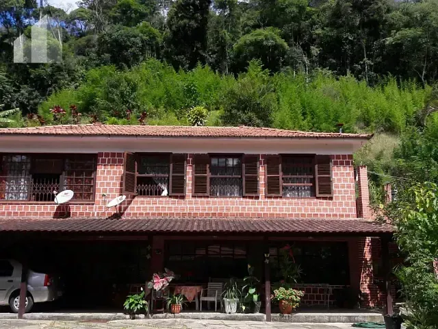 Fazenda com 13000m² 3 quartos e 2 banheiros, à venda, no bairro Grama em Engenheiro Paulo de Frontin