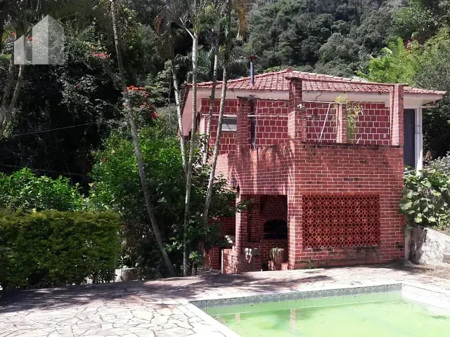Fazenda com 13000m² 3 quartos e 2 banheiros, à venda, no bairro Grama em Engenheiro Paulo de Frontin