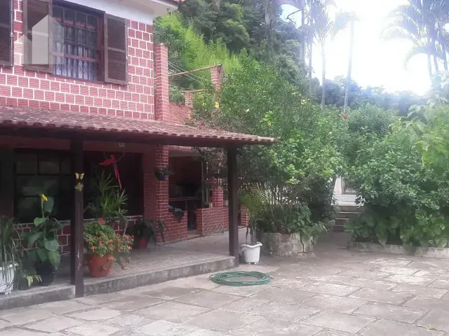 Fazenda com 13000m² 3 quartos e 2 banheiros, à venda, no bairro Grama em Engenheiro Paulo de Frontin