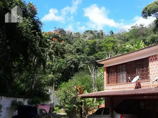 Fazenda com 13000m² 3 quartos e 2 banheiros, à venda, no bairro Grama em Engenheiro Paulo de Frontin