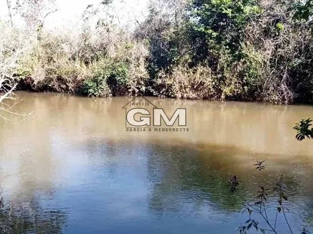 Fazenda com 12510000m² 3 quartos e 2 banheiros, à venda, no bairro Área Rural em Coxim